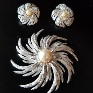 Vintage Sarah Coventry jewelry set